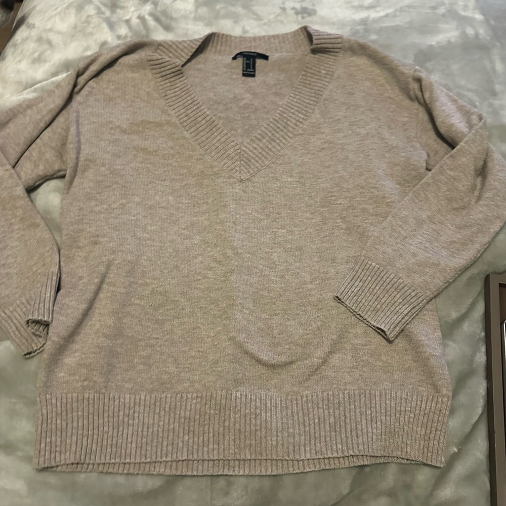 Forever 21 tan sweater (A11)